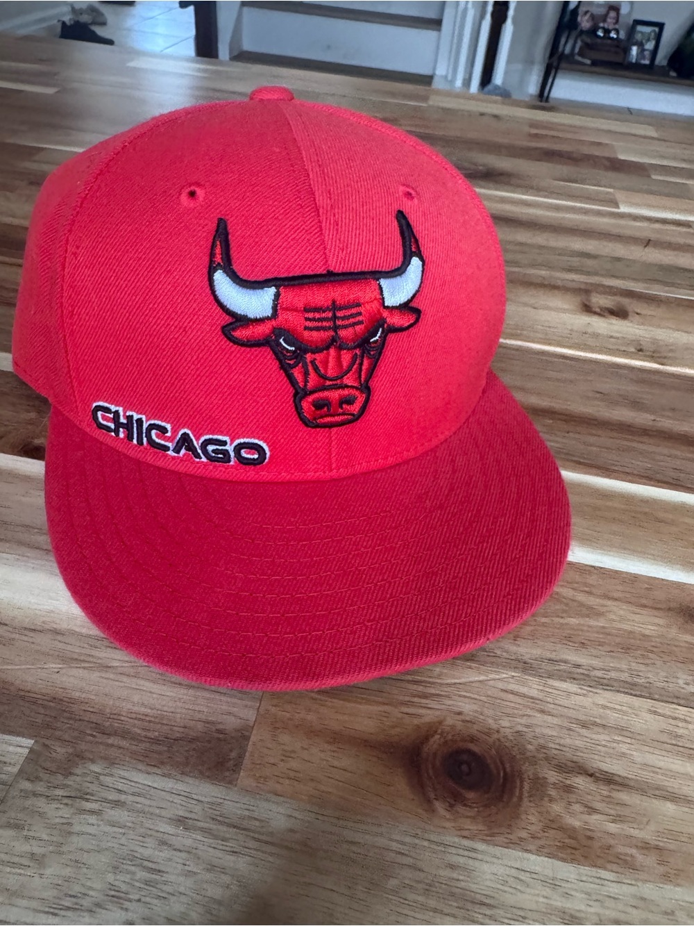 Chicago Bulls NBA Red Fitted Hat Cap L/XL Embroidered Logo Acrylic Wool